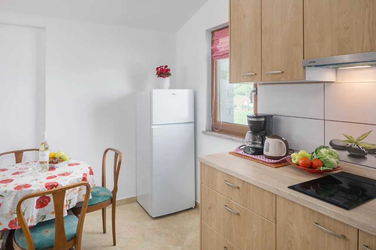Relaxing Farm House Near Porec Apartment