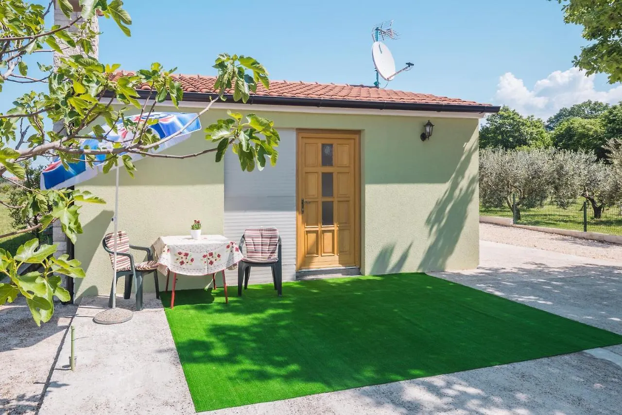 Relaxing Farm House Near Porec Apartment