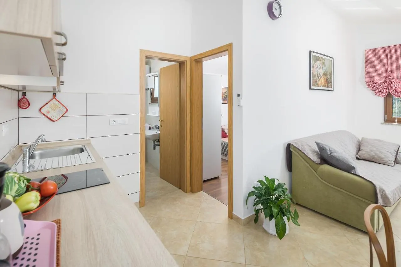 Relaxing Farm House Near Porec Apartment
