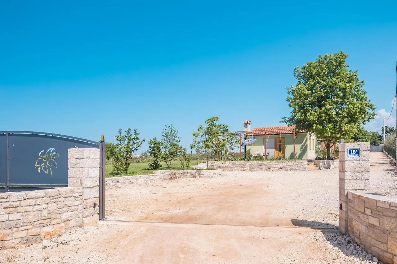 Relaxing Farm House Near Porec Apartment